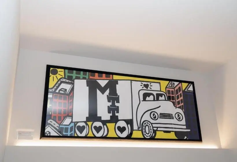 デラックスの４人部屋, M App