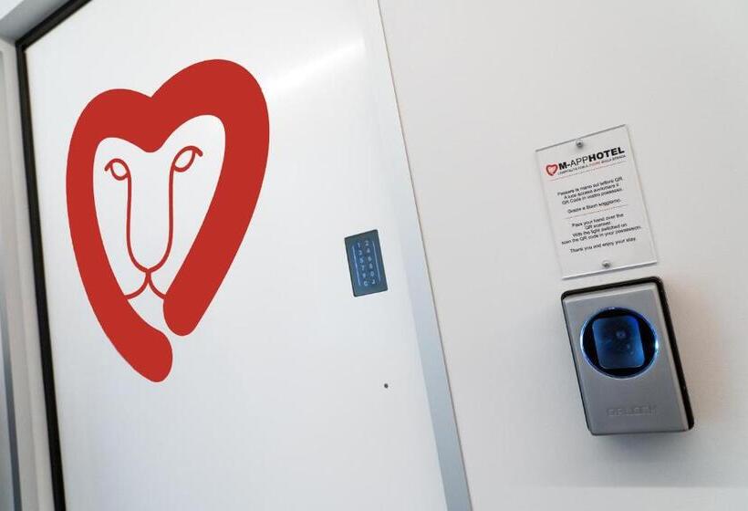 Четырехместный Номер Deluxe, M App