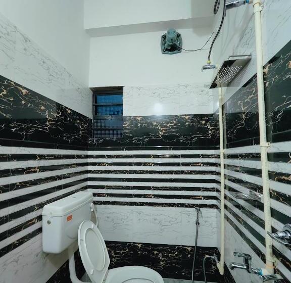 اتاق لوکس سه تخته, Gulab Lodge