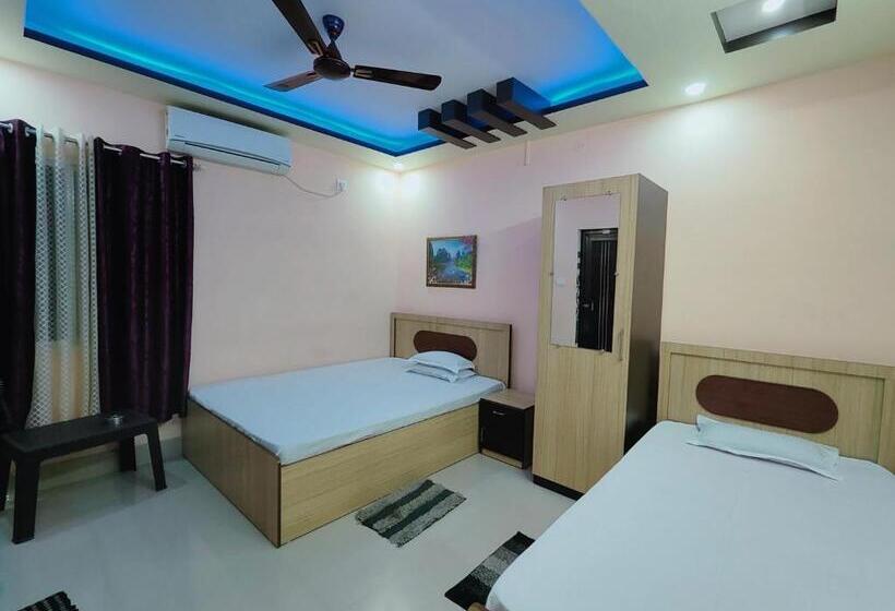 اتاق لوکس سه تخته, Gulab Lodge