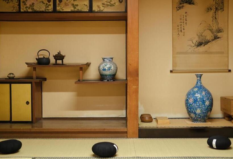 חדר סטנדרטי לארבעה עם חדר אמבטיה משותף, 信州善光寺 薬王院