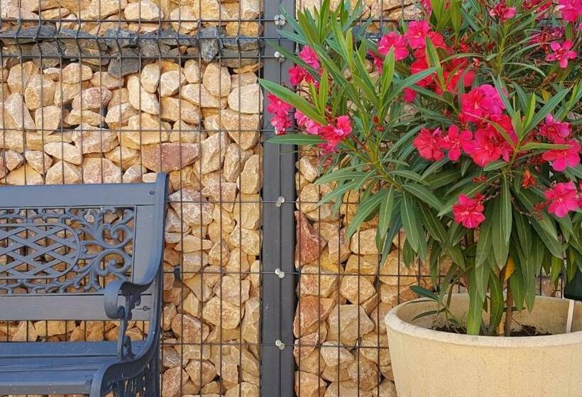 Четырехместный Номер Стандарт, Chambre D´hôtes Léonie & Restaurant