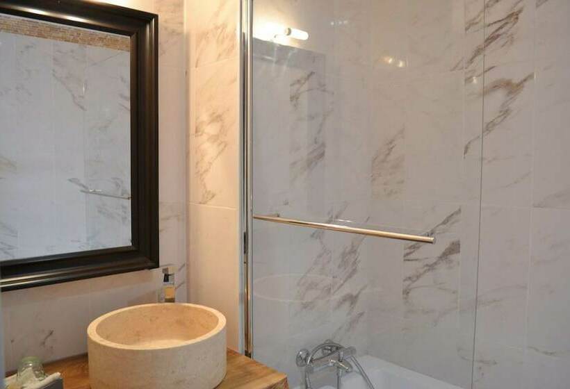 スタンダードルーム, La Ferme Pateli