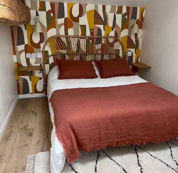 شقة غرفة واحدة, La Grande Maison