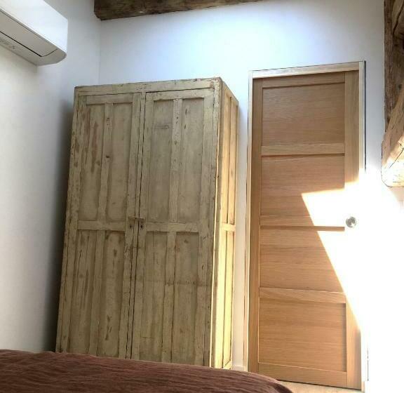 شقة غرفة واحدة, La Grande Maison