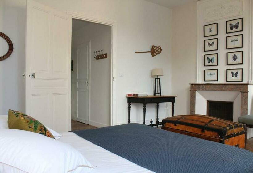 غرفة قياسية, La Grande Maison