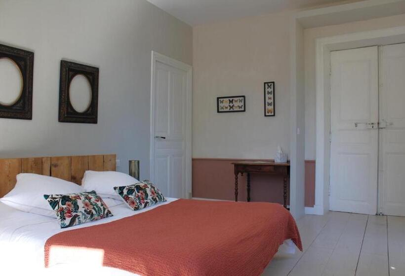 غرفة عائلية, La Grande Maison