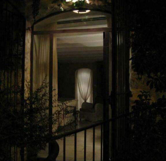 Люкс, Les Vieux Murs