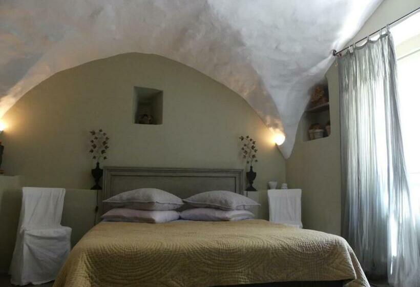 Люкс, Les Vieux Murs