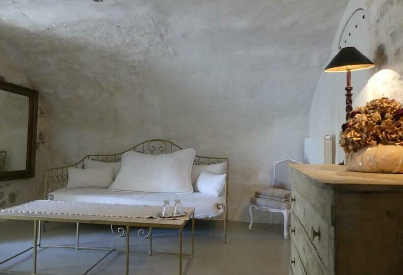 Люкс, Les Vieux Murs