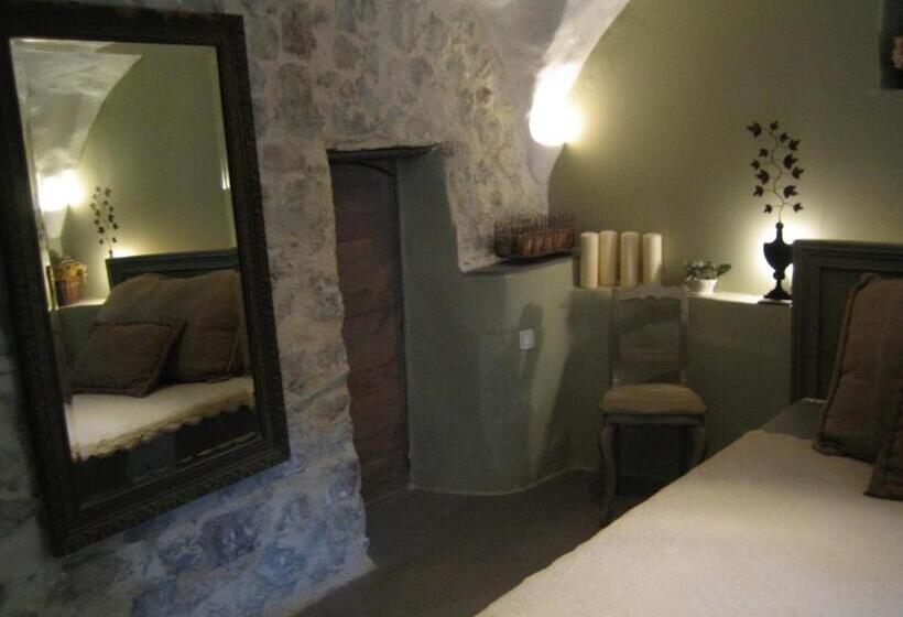 Люкс, Les Vieux Murs