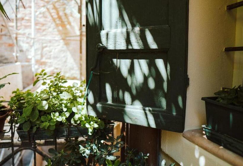 اتاق استاندارد با تخت بزرگ, Romeo Giulietta