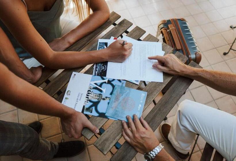 اتاق استاندارد با تخت بزرگ, Romeo Giulietta