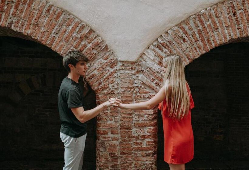 اتاق لوکس با تخت بزرگ, Romeo Giulietta