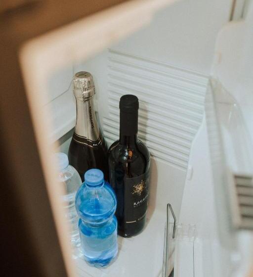 اتاق لوکس با تخت بزرگ, Romeo Giulietta