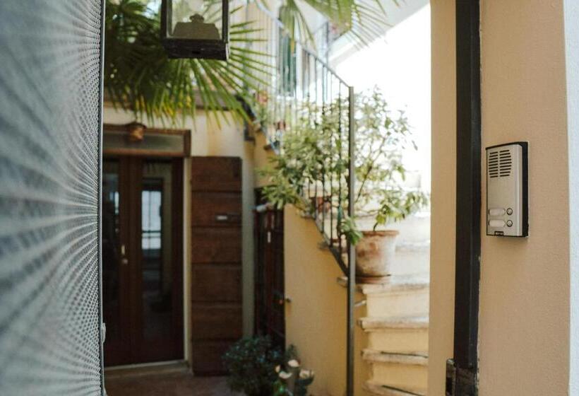 اتاق استاندارد با تخت بزرگ, Romeo Giulietta