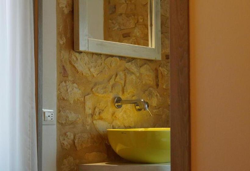 اتاق لوکس با تخت بزرگ, Romeo Giulietta