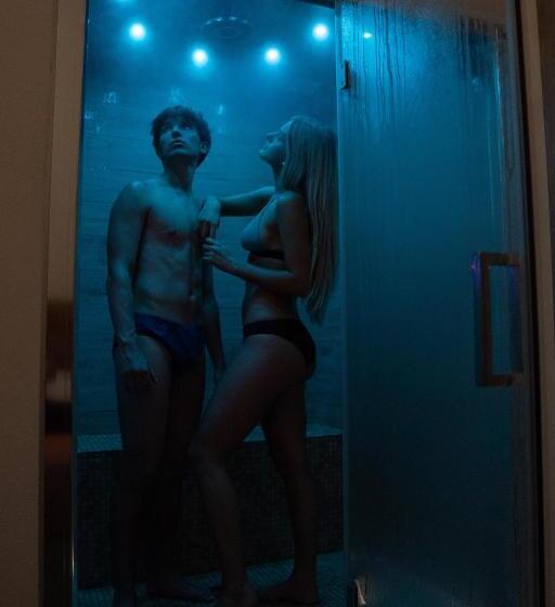 اتاق لوکس با تخت بزرگ, Romeo Giulietta