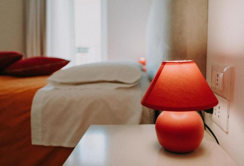 اتاق استاندارد با تخت بزرگ, Romeo Giulietta