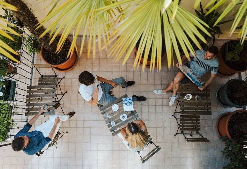 اتاق لوکس با تخت بزرگ, Romeo Giulietta