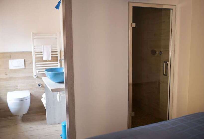 اتاق لوکس با تخت بزرگ, Romeo Giulietta