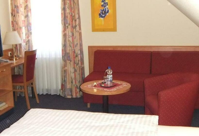 Номер Стандарт, Alte Schule