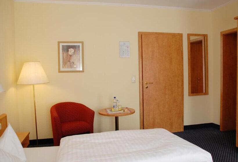 Номер Стандарт, Alte Schule