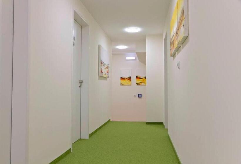 Люкс, Am Markt Garni Aegidienberg