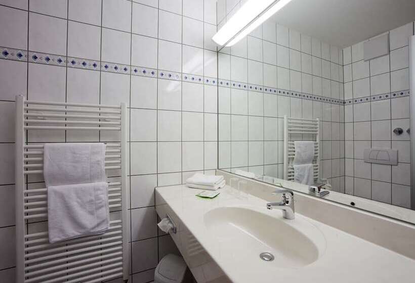 Номер Стандарт, Am Markt Garni Aegidienberg