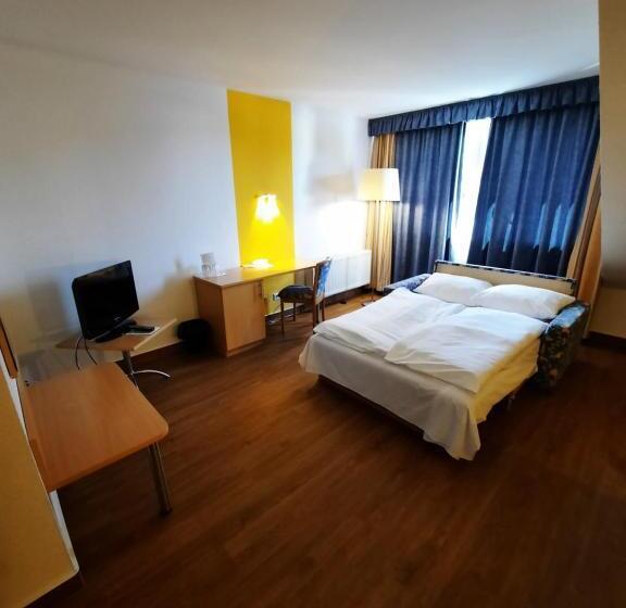 Четырехместный Номер Стандарт, Am Markt Garni Aegidienberg