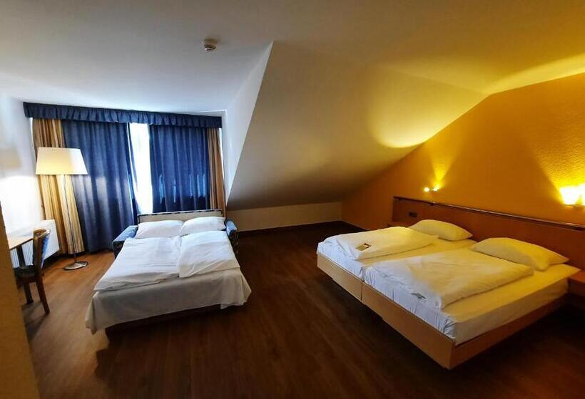 Четырехместный Номер Стандарт, Am Markt Garni Aegidienberg