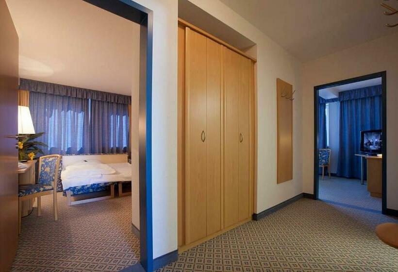 Семейный Номер, Am Markt Garni Aegidienberg