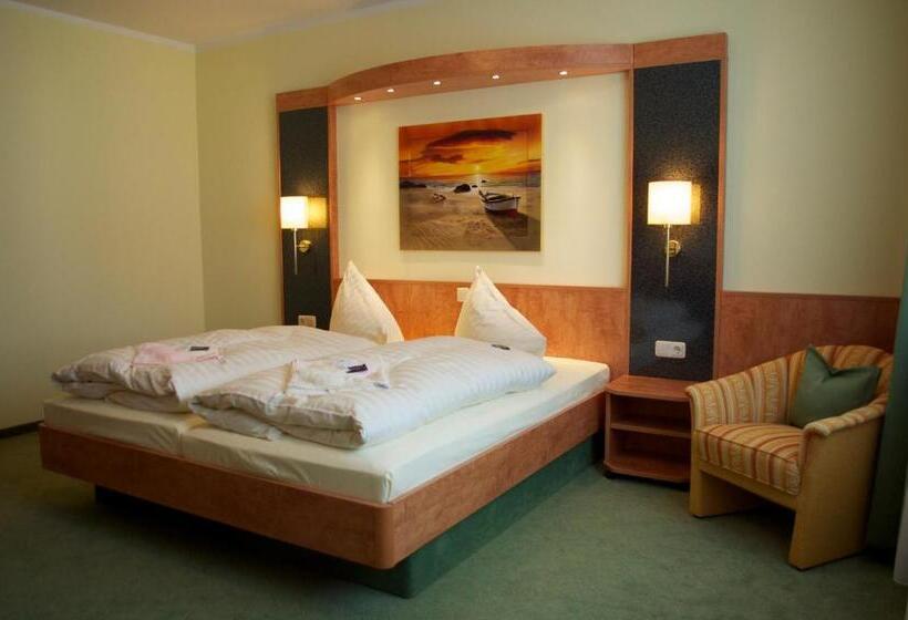 חדר סטנדרט מותאם לאדם עם מוגבלויות, Gasthof & Pension Zum Himmel