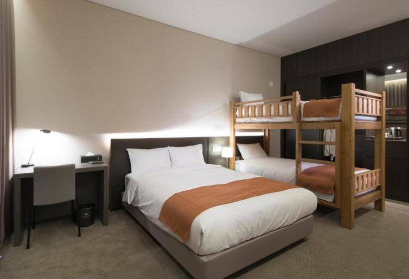 Habitació Quàdruple Estàndard, Grand Mer Hotel Seogwipo Ocean