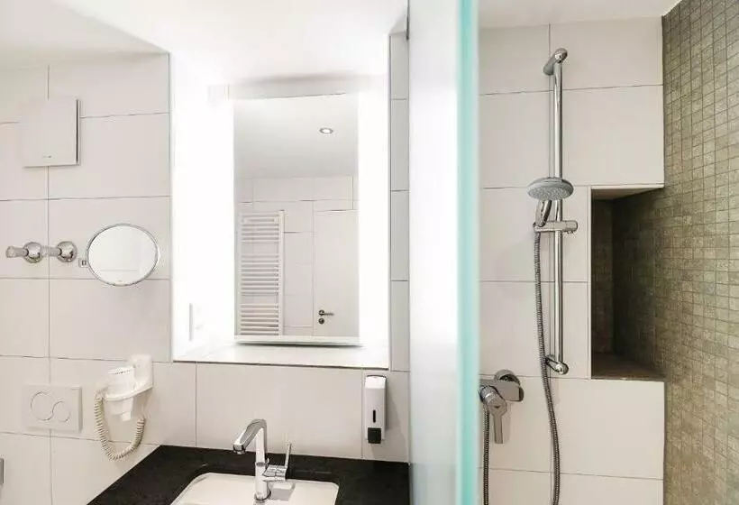 Standard Neljän Hengen Huone, Haus Feldbergfalkau