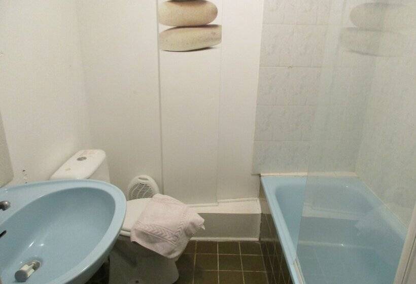 Номер Стандарт, Le Relais De Montils