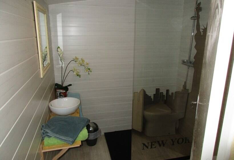 Номер Стандарт, Le Relais De Montils