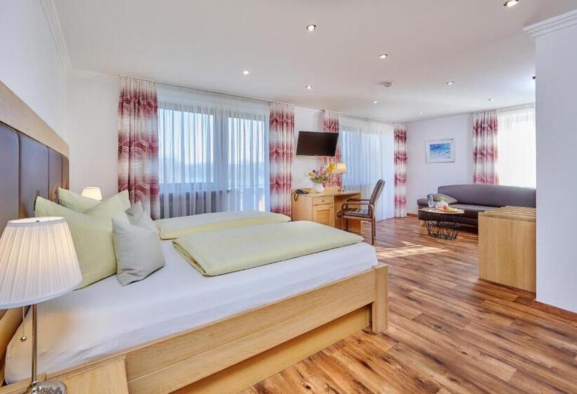 Номер Deluxe с Балконом, Restaurant Zum Goldenen Anker Mit Hallenbad & Wellnessbereich