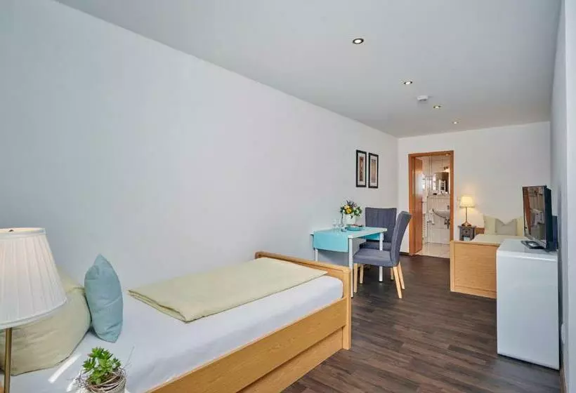 اتاق استاندارد با بالکن, Restaurant Zum Goldenen Anker Mit Hallenbad & Wellnessbereich
