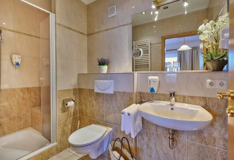 سوییت, Restaurant Zum Goldenen Anker Mit Hallenbad & Wellnessbereich