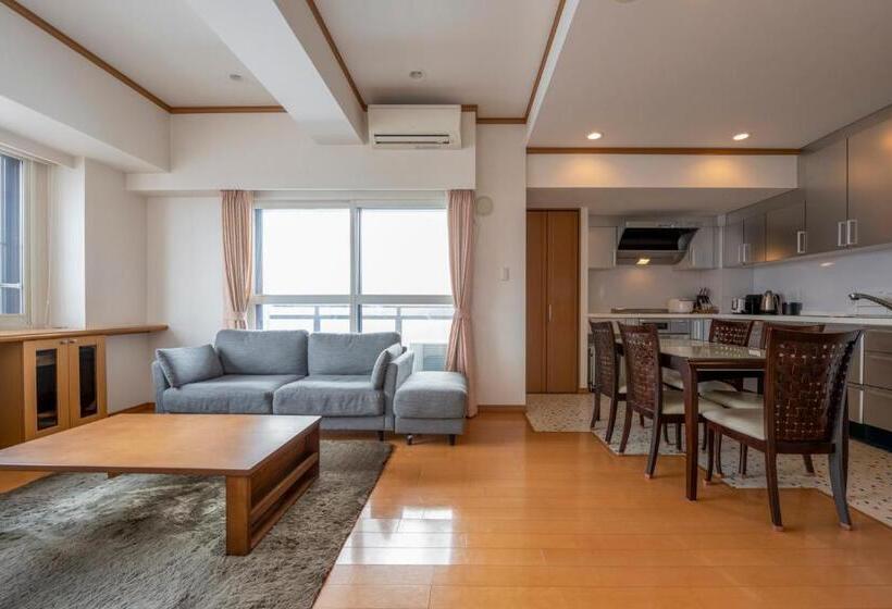 شقة غرفتين, Mountainside Palace