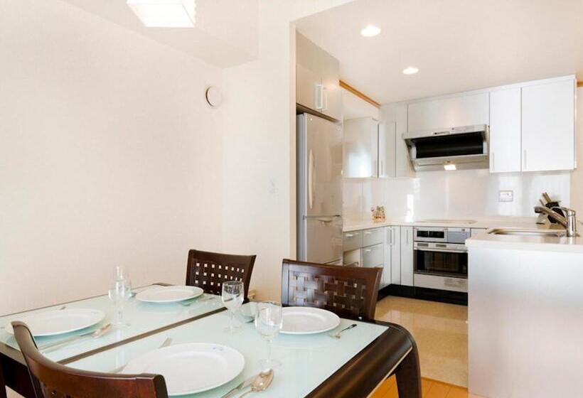 شقة غرفتين, Mountainside Palace