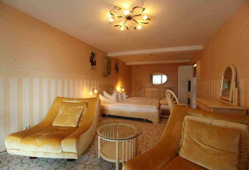 Suite with lake view, Panorama Seeresort & Spa
