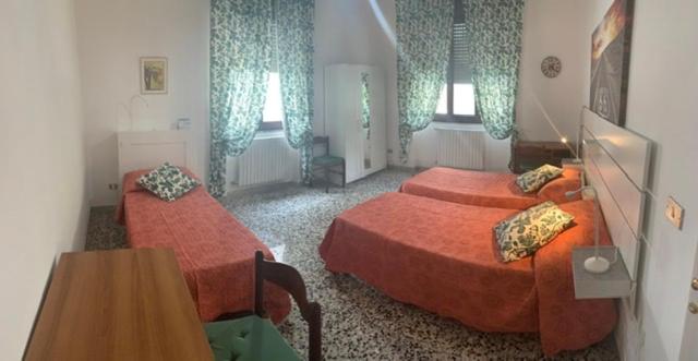 اتاق استاندارد سه نفره, B&b Falcone
