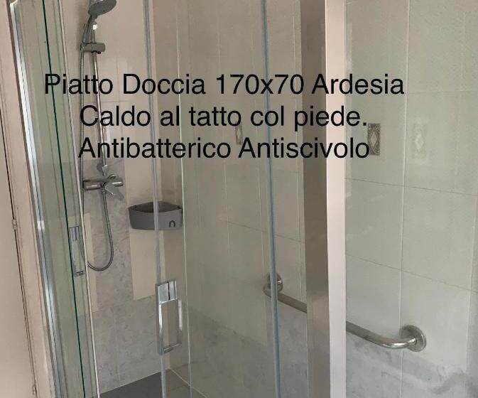 חדר סטנדרט לשלושה, B&b Falcone