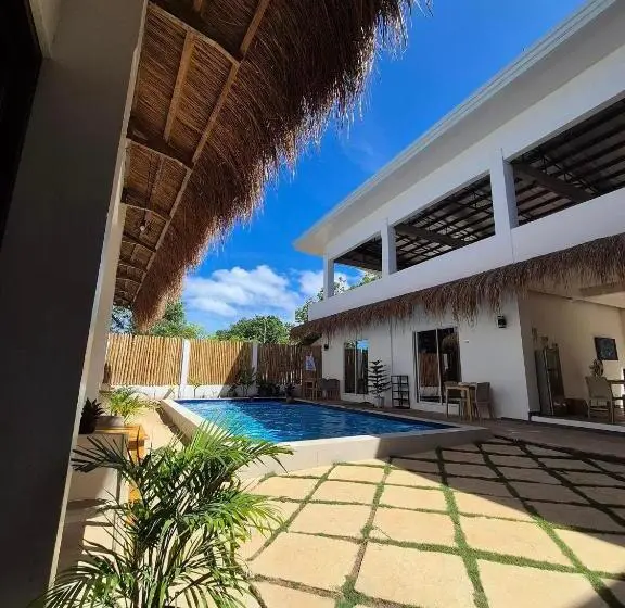 スタンダード４人部屋, Camotes Hostel Resort