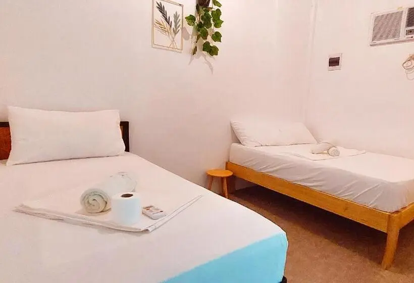 スタンダードトリプルルーム, Camotes Hostel Resort