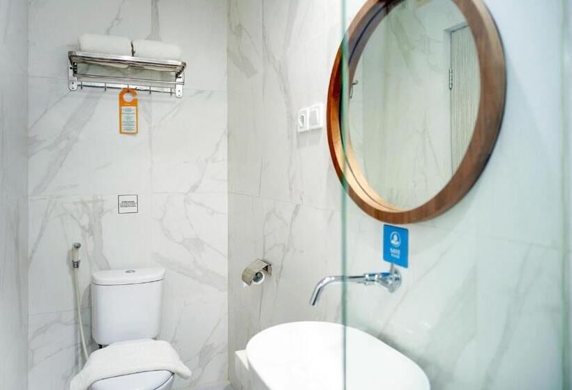 Номер Deluxe, Front One Hotel Sragen
