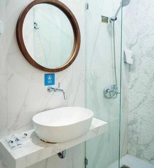 디럭스 룸, Front One Hotel Sragen