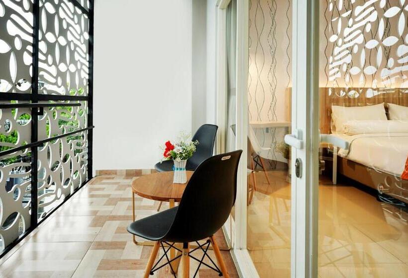 스탠다드 룸 킹사이즈 침대, Front One Hotel Sragen